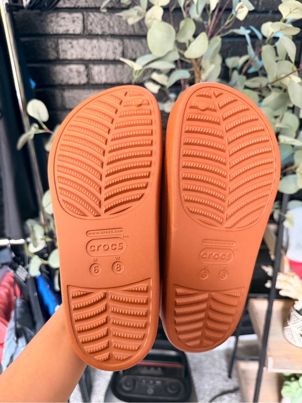 Crocs Dylan Clog | Size 8 Women’s - Picture 4 of 4